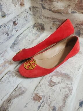 Tory Burch Reva Ballet Flats Red Suede Gold Logo Medallion Size 8